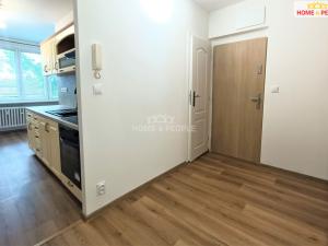 Pronájem bytu 2+1, Karlovy Vary - Drahovice, Gagarinova, 67 m2