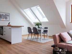 Prodej bytu 2+kk, Třebíč - Vnitřní Město, Karlovo nám., 116 m2