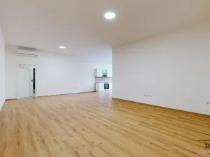 Prodej bytu 3+kk, Třebíč - Vnitřní Město, Karlovo nám., 123 m2