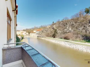 Prodej bytu 4+kk, Třebíč - Vnitřní Město, Karlovo nám., 119 m2