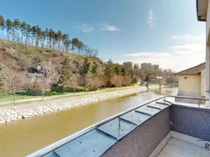 Prodej bytu 4+kk, Třebíč - Vnitřní Město, Karlovo nám., 119 m2