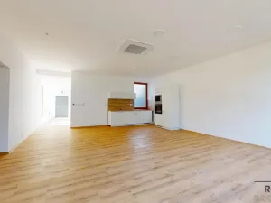 Prodej bytu 4+kk, Třebíč - Vnitřní Město, Karlovo nám., 119 m2