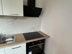 Pronájem bytu 2+kk, Praha - Záběhlice, Roztylské náměstí, 46 m2