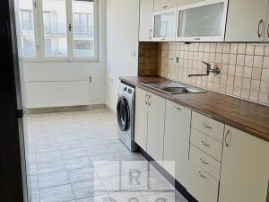 Pronájem bytu 1+1, Praha - Vinohrady, Hradešínská, 49 m2