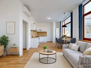 Prodej bytu 3+kk, Třebíč - Vnitřní Město, Karlovo nám., 80 m2