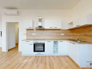 Prodej bytu 3+kk, Třebíč - Vnitřní Město, Karlovo nám., 80 m2