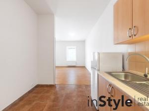 Pronájem bytu 2+kk, Bzenec, náměstí Svobody, 62 m2