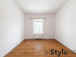 Pronájem bytu 2+kk, Bzenec, náměstí Svobody, 62 m2