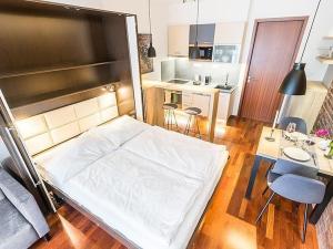 Pronájem bytu 1+kk, Praha - Nusle, Sekaninova, 31 m2