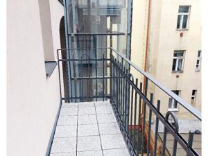 Pronájem bytu 2+kk, Praha - Bubeneč, U studánky, 58 m2