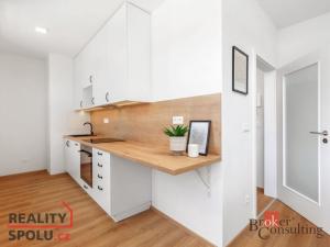 Pronájem bytu 1+kk, Chrudim - Chrudim IV, Luhanova, 28 m2