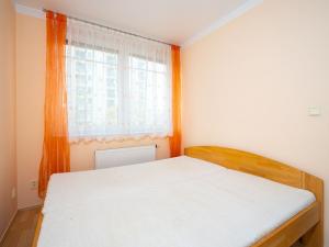 Pronájem bytu 2+kk, Praha - Troja, Hnězdenská, 47 m2