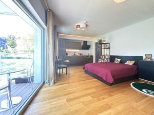 Pronájem bytu 1+kk, Praha - Smíchov, Kobrova, 59 m2