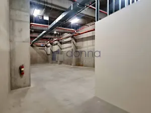 Pronájem skladu, Praha - Vinohrady, Italská, 300 m2