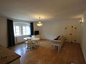 Pronájem bytu 2+kk, Praha - Malá Strana, Újezd, 45 m2