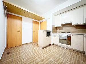 Pronájem bytu 3+kk, Praha - Vršovice, Lvovská, 69 m2