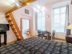 Prodej bytu 2+kk, Praha - Malá Strana, Vítězná, 44 m2