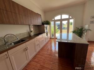 Prodej rodinného domu, Lužice, Velkomoravská, 270 m2