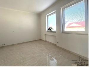 Prodej rodinného domu, Lužice, Velkomoravská, 270 m2