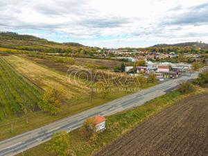 Prodej komerčního pozemku, Mikulov, 8012 m2