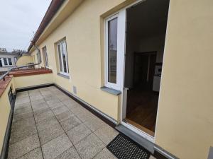 Pronájem bytu 2+kk, Praha - Nusle, Kloboučnická, 35 m2