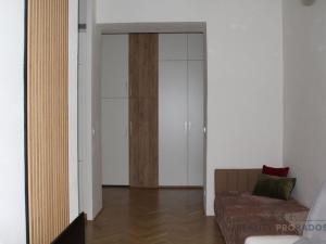 Pronájem bytu 2+kk, Praha - Holešovice, Schnirchova, 45 m2