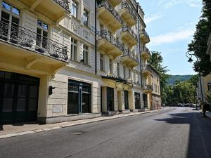 Prodej obchodního prostoru, Karlovy Vary, Mariánskolázeňská