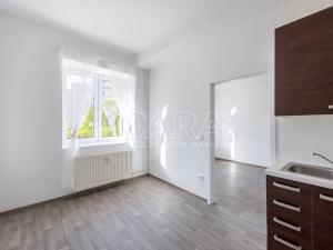 Pronájem bytu 2+kk, Praha - Vršovice, Pod Rapidem, 35 m2