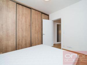 Pronájem bytu 2+kk, Praha - Holešovice, Sanderova, 49 m2