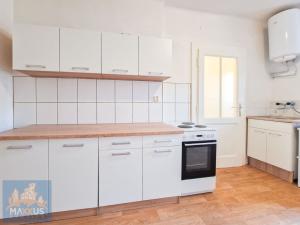 Pronájem bytu 2+kk, Praha - Košíře, Lovčenská, 37 m2