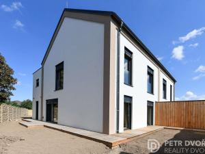 Prodej rodinného domu, Praha - Pitkovice, Žampiónová, 184 m2