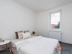 Prodej bytu 2+kk, Praha - Hostavice, Písčitá, 46 m2