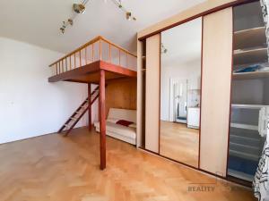 Pronájem bytu 1+kk, Praha - Holešovice, Tovární, 31 m2