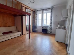 Pronájem bytu 1+kk, Praha - Holešovice, Tovární, 31 m2