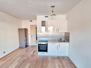 Pronájem bytu 1+kk, Praha - Vysočany, Bassova, 31 m2