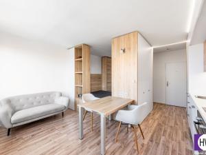 Prodej bytu 1+kk, Praha - Záběhlice, Topolová, 31 m2