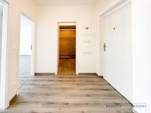 Pronájem bytu 2+kk, Praha - Kbely, Mladoboleslavská, 45 m2