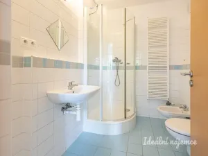Pronájem bytu 2+kk, Praha - Hloubětín, Nepelova, 58 m2