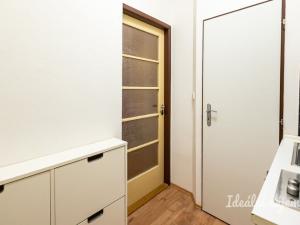 Pronájem bytu 1+kk, Praha - Vinohrady, Sobotecká, 18 m2