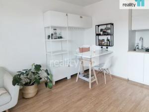 Prodej bytu 1+kk, Hostivice, Ječná, 32 m2