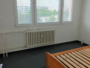 Pronájem bytu 3+kk, Praha - Prosek, Veltruská, 60 m2