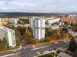 Prodej bytu 3+1, Plzeň - Skvrňany, Macháčkova, 68 m2