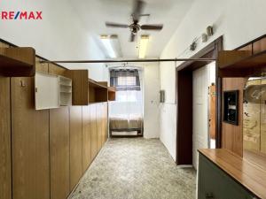 Prodej obchodního prostoru, Karlovy Vary - Drahovice, Mattoniho nábřeží, 235 m2