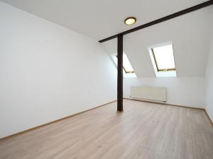 Pronájem bytu 2+kk, Praha - Vysočany, Spojovací, 47 m2