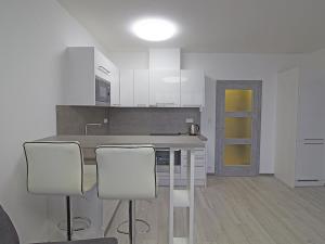 Pronájem bytu 2+kk, Praha - Stodůlky, Holýšovská, 47 m2