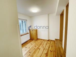 Pronájem bytu 2+kk, Praha - Holešovice, U garáží, 64 m2