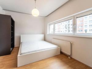 Pronájem bytu 2+kk, Praha - Hlubočepy, Högerova, 49 m2