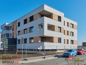 Pronájem bytu 2+kk, Hradec Králové, Pod Svahem, 64 m2