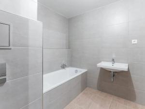 Pronájem bytu 2+kk, Praha - Vysočany, Moravcových, 55 m2