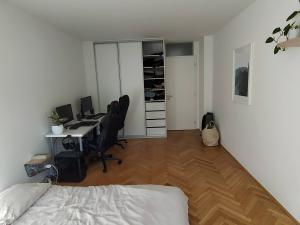 Pronájem bytu 2+kk, Praha - Holešovice, Ortenovo náměstí, 58 m2